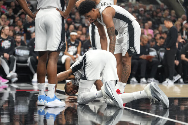 NBA: Gran susto en San Antonio, Victor Wembanyama sale y