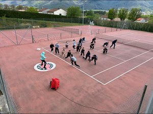 Pont-de-Larn. Seis centavos, niños reunidos por el deporte