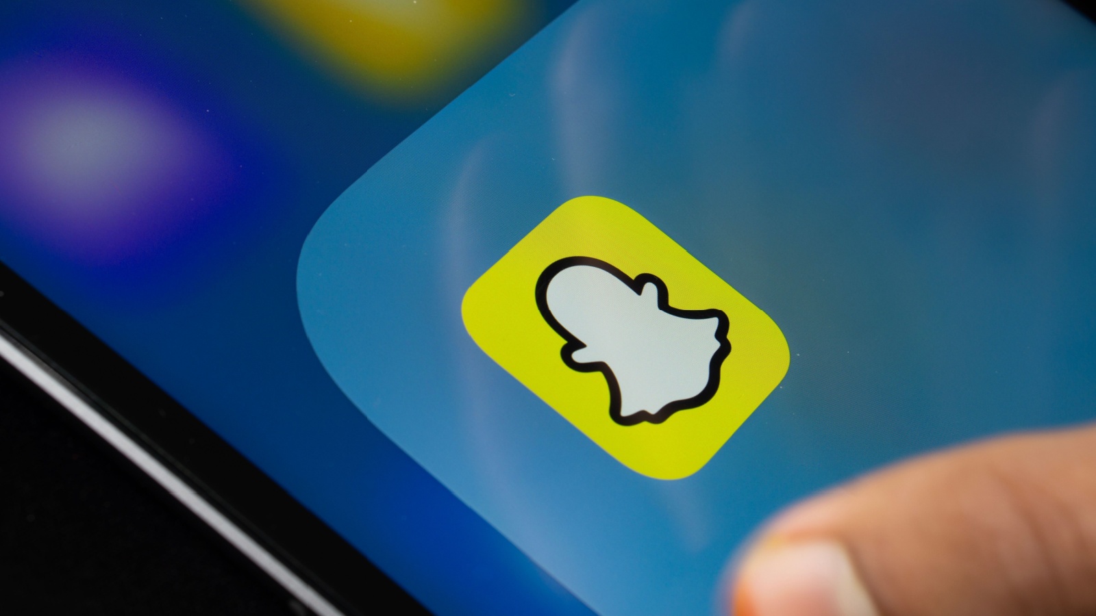 Snap licencia a 1,000 personas y señala a la IA