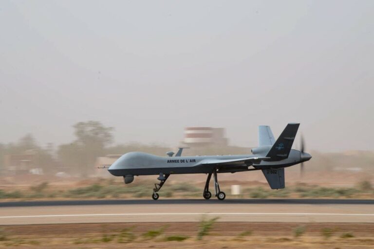 Un dron francés derriba otros drones con un misil Hellfire,