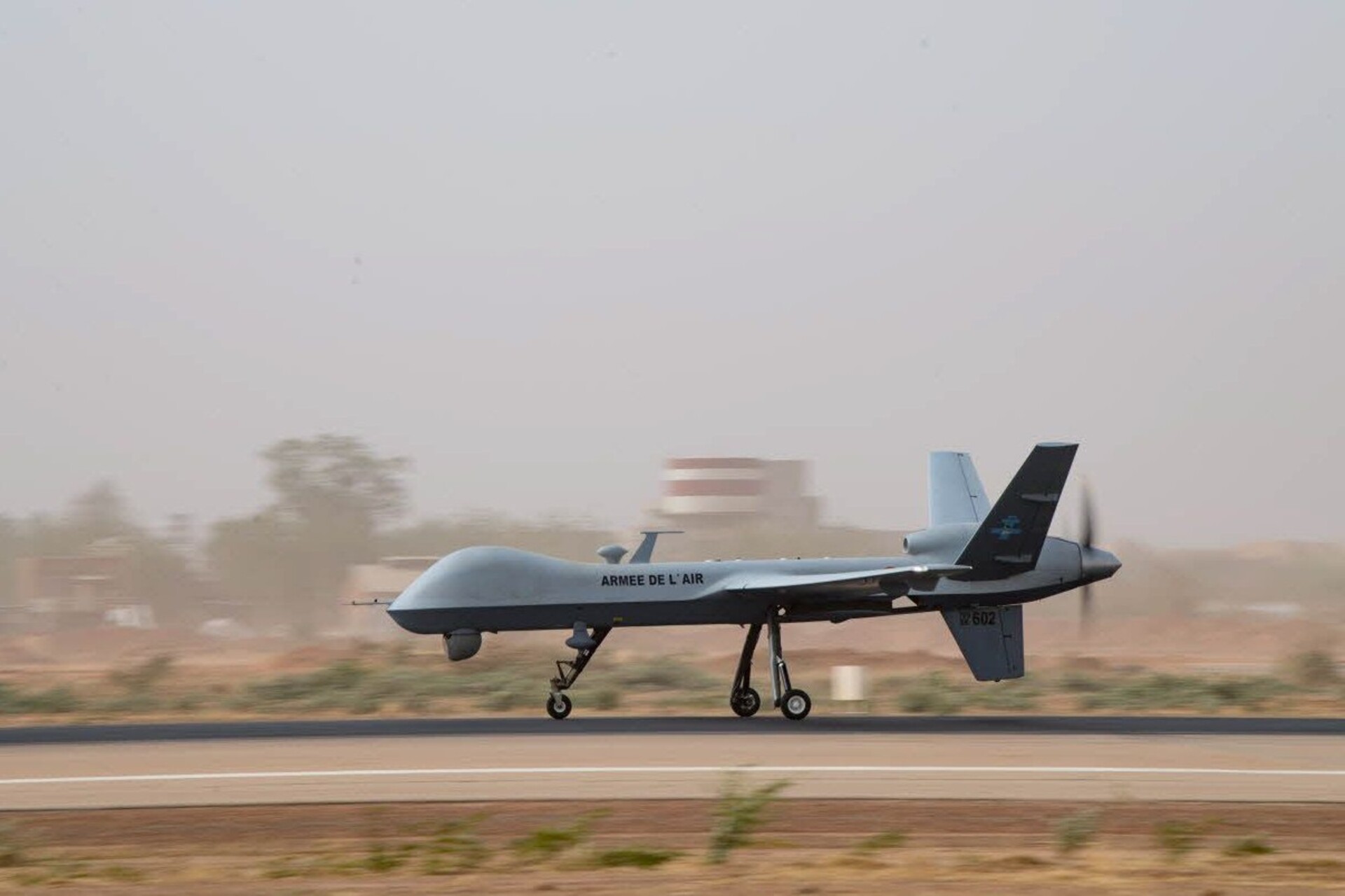 Un dron francés derriba otros drones con un misil Hellfire,