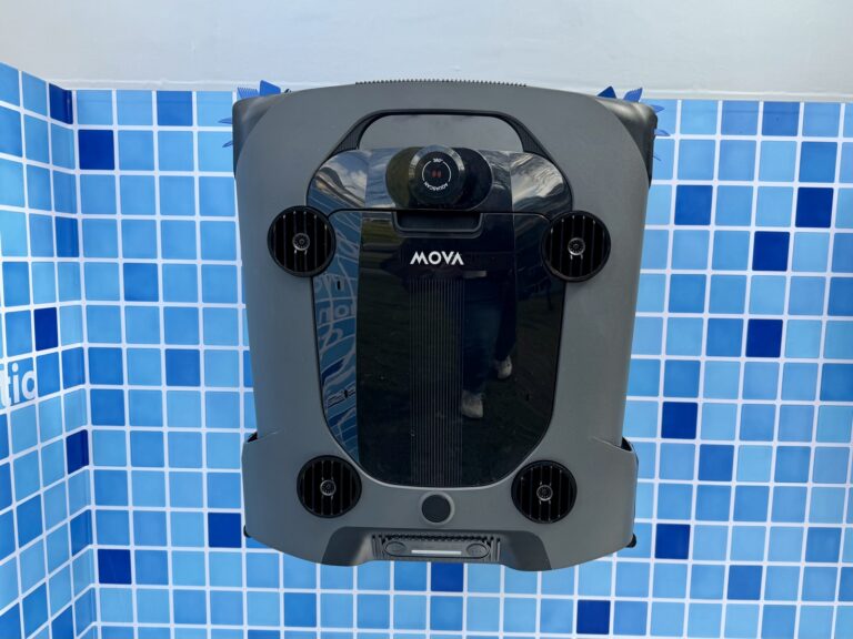 Un robot de piscina a 2,499 euros con cuatro propulsores