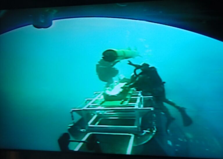 Un submarino nuclear de ataque francés prueba un dron submarino