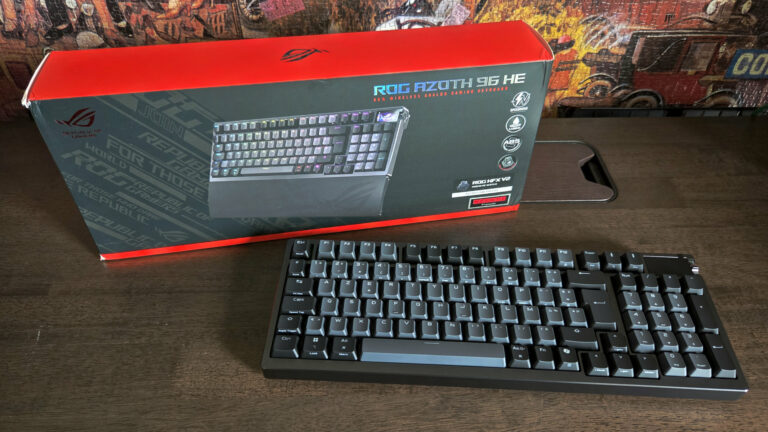Un teclado gamer premium afectado por sus teclas de ABS
