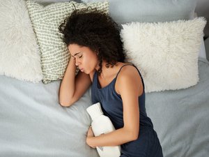 ¿Cómo aliviar los cólicos menstruales?
