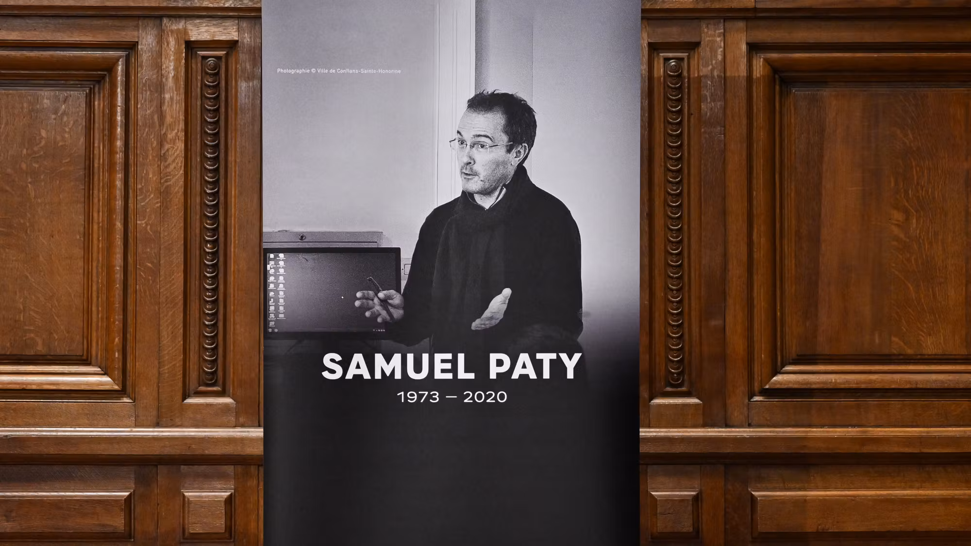 La hermana de Samuel Paty quiere una respuesta de Emmanuel