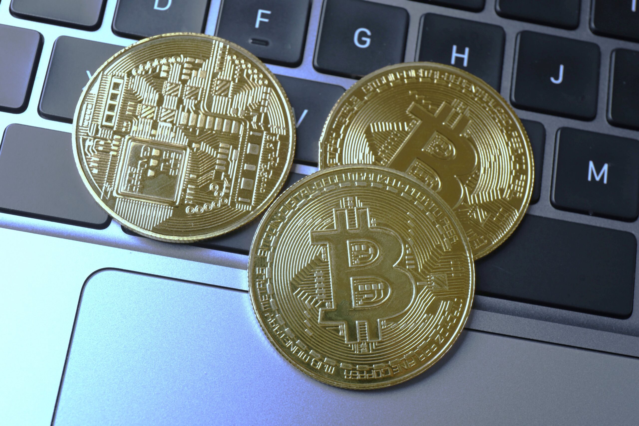 Pierde la contraseña de su wallet tras consumir drogas: Claude