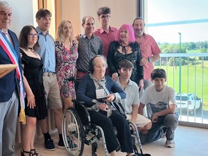 En Lanuéjouls, "Marinette" celebra sus 100 años: una medalla, lágrimas