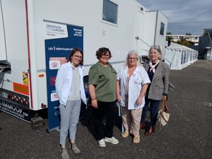 Gourdon. La Mammobile, verdadero gabinete médico sobre ruedas