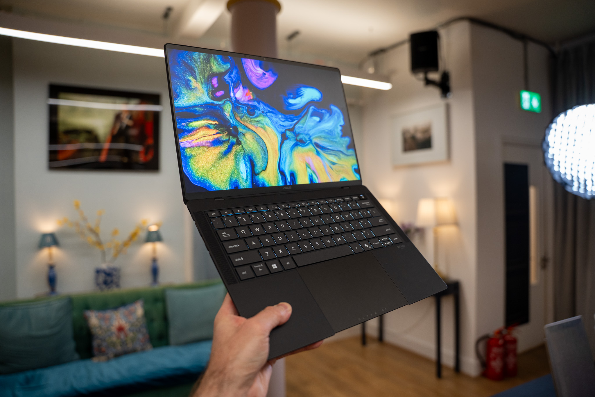 ASUS envía su nuevo ExpertBook Ultra a la altura del
