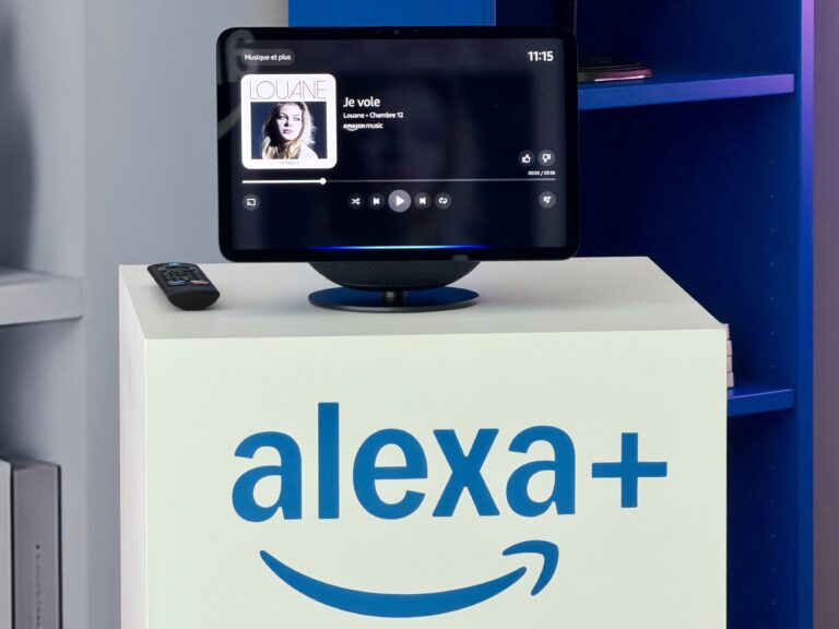 Alexa+ está disponible en Francia: Amazon apuesta por Mistral y