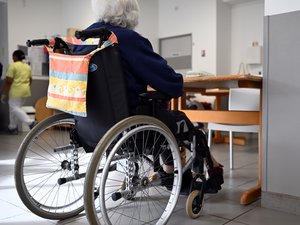Apenas su madre integrada en el Ehpad, el hijo endeudado