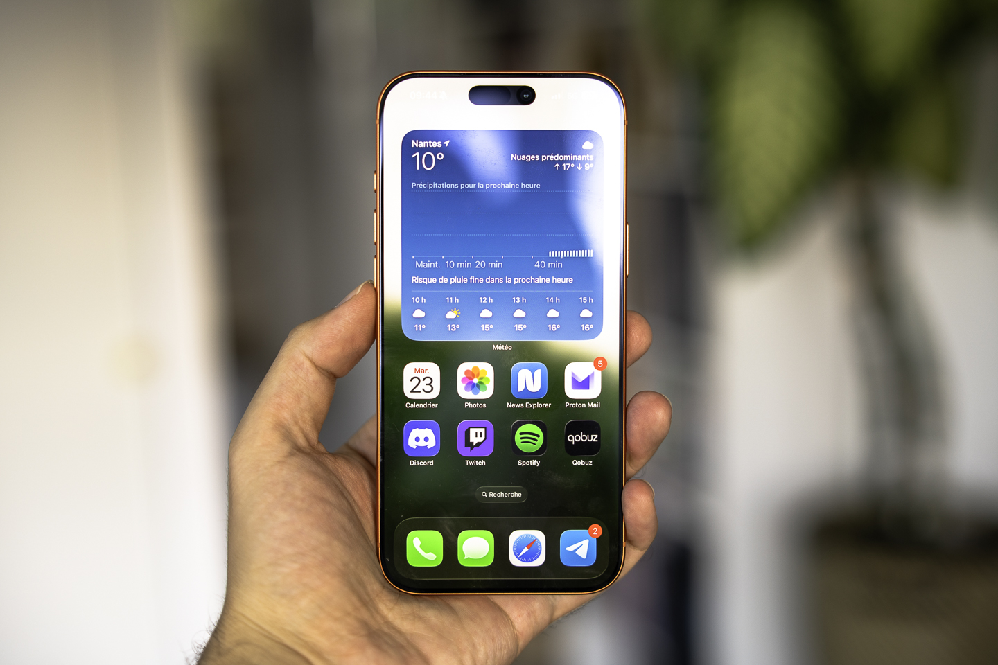 Apple estaría trabajando en un iPhone espacial con pantalla holográfica