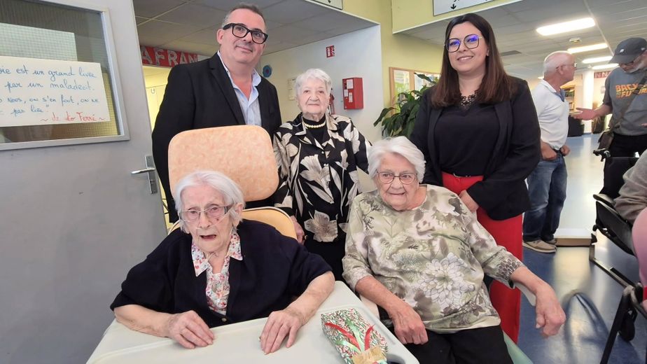 Celebran a tres centenarios con un total de 311 años