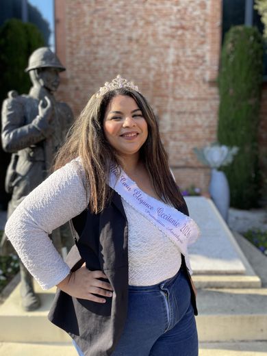 ENTRETIEN. "Las mujeres pueden ser elegantes a cualquier edad" según