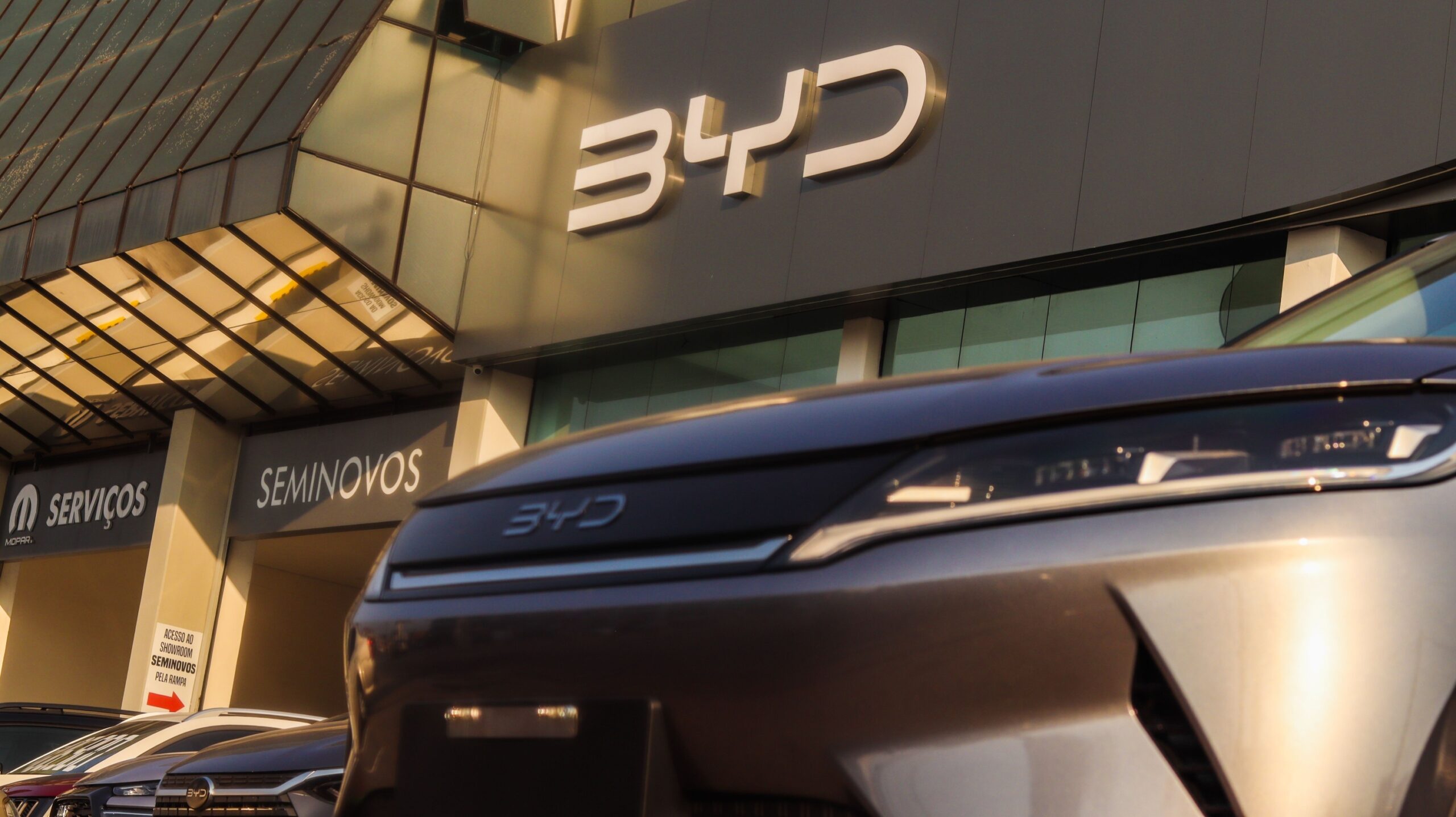 Guerra en Irán y precio del barril: BYD apuesta por