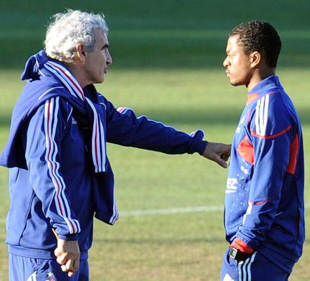 «Le Bus, los Bleus en huelga»: Knysna, la topo, Domenech…