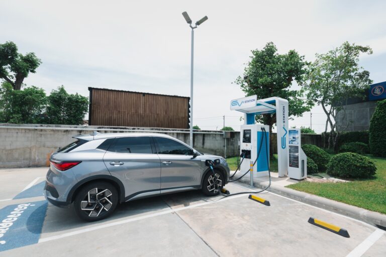 Los comisionados europeos están cansados de viajar en coche eléctrico