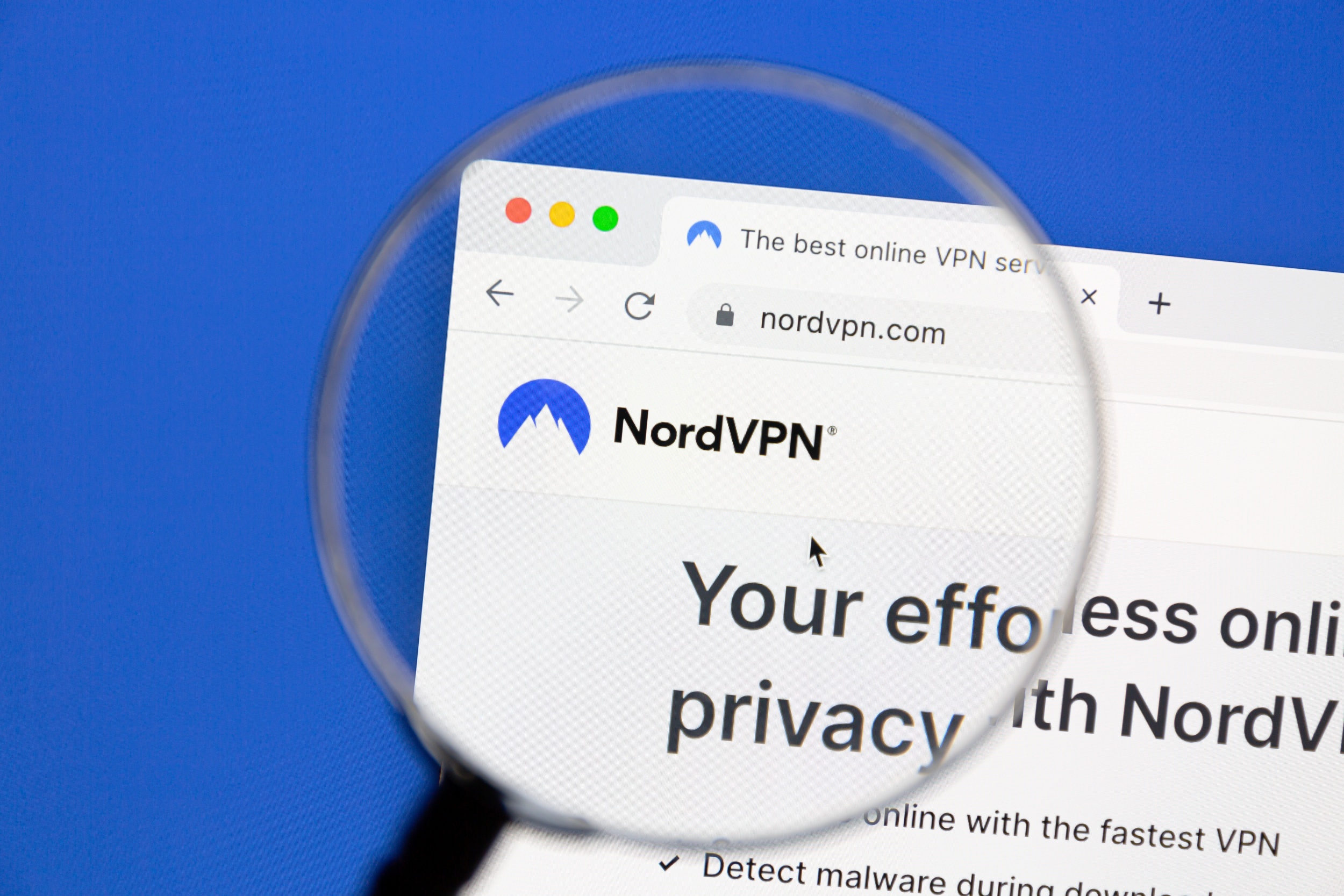 NordVPN enfrenta los deepfakes de audio en Chrome, pero ¿sigue