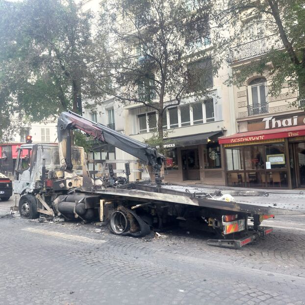 «Si eso es expresar su alegría...»: entre coches ardidos y