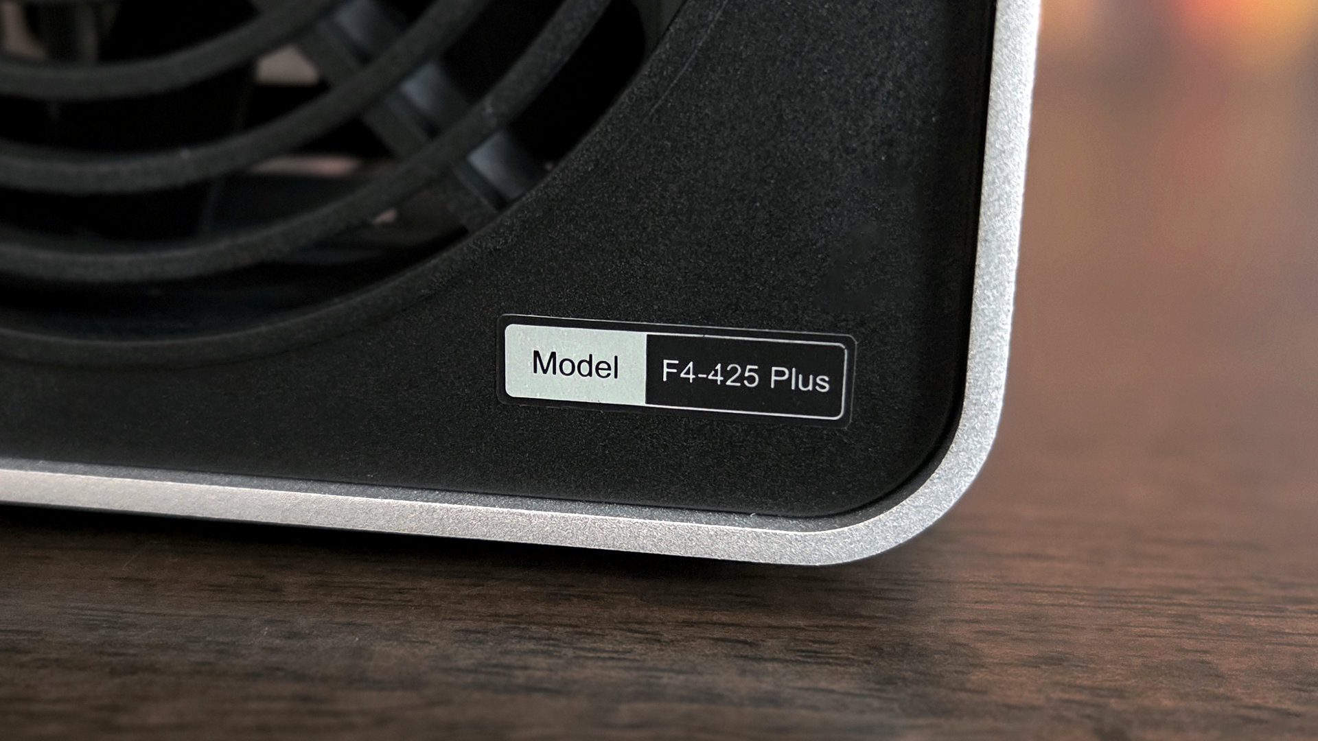 TerraMaster F4-425 Plus: un NAS de 4 bahías limitado por