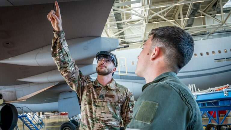 Un reservista de Airbus convenció a la fuerza aérea de