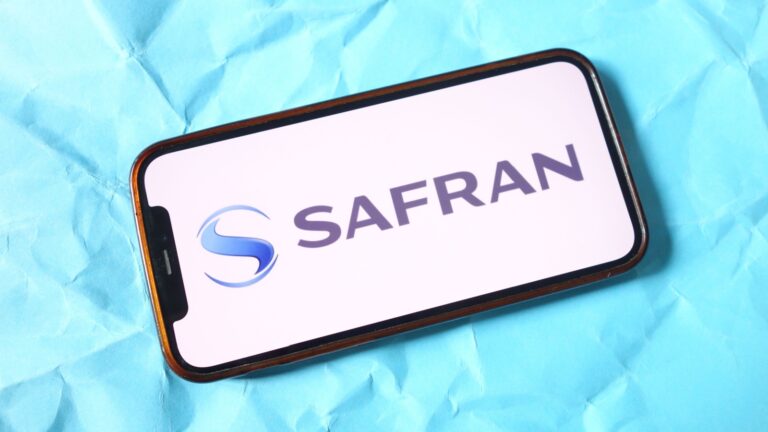 Una piscina, vacío, explosivos... La receta radical de Safran para