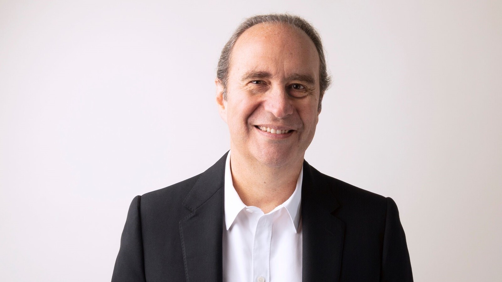 Xavier Niel intentó establecerse en Bélgica. Finalmente se retira del