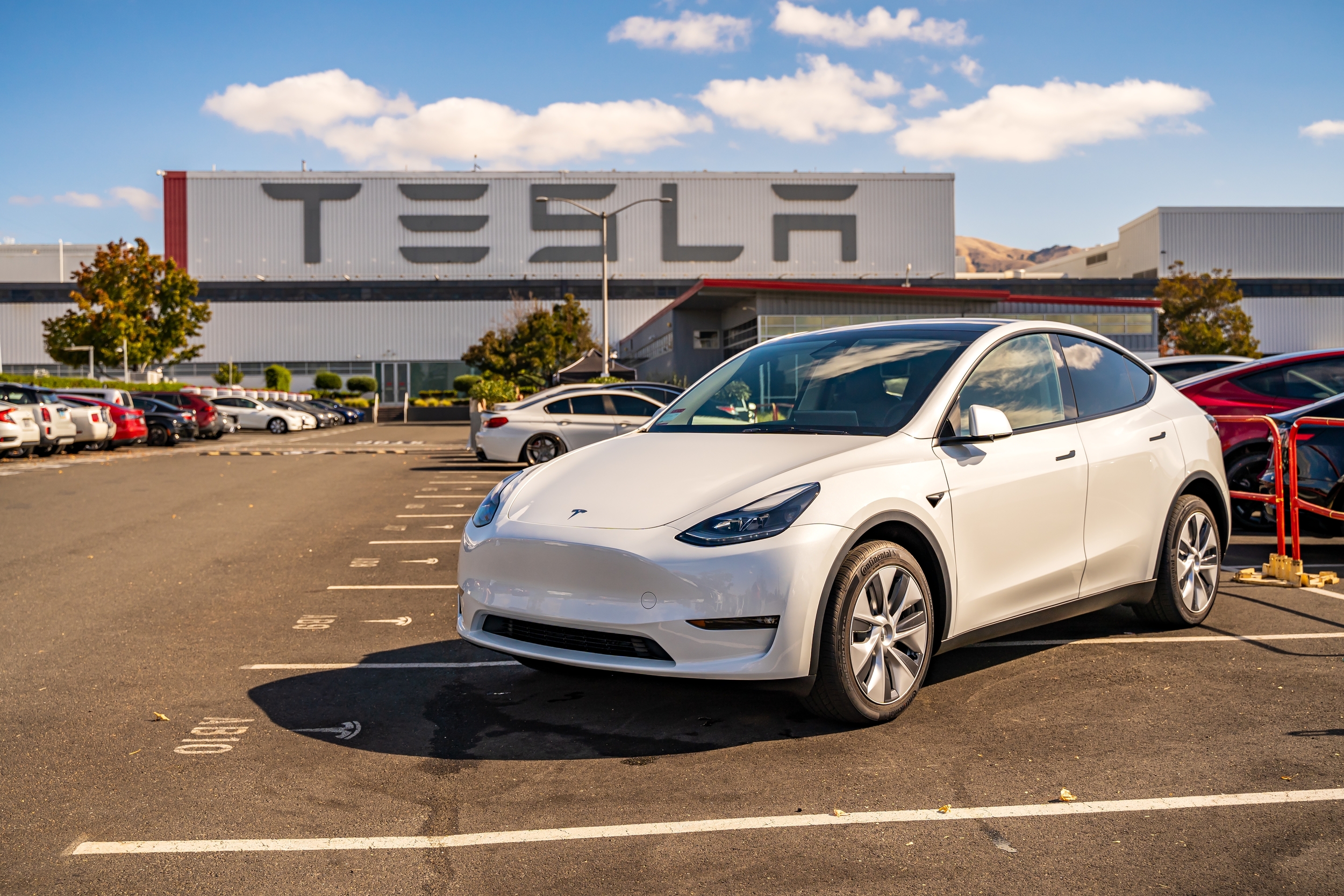 ¡Tesla olvida poner una etiqueta y se llaman a revisión