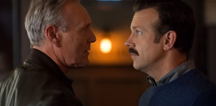 Anthony Head en « Ted Lasso », donde interpretó a un antagonista memorable.