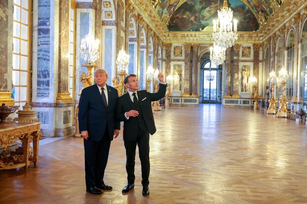 Las imágenes de Donald Trump y Emmanuel Macron que visitan