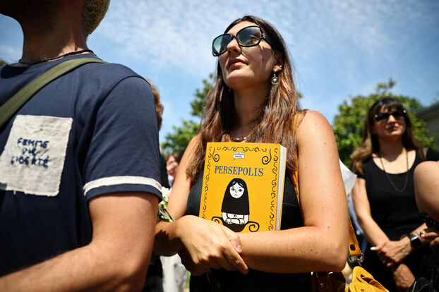 Muerte de Marjane Satrapi: las imágenes de las exequias de
