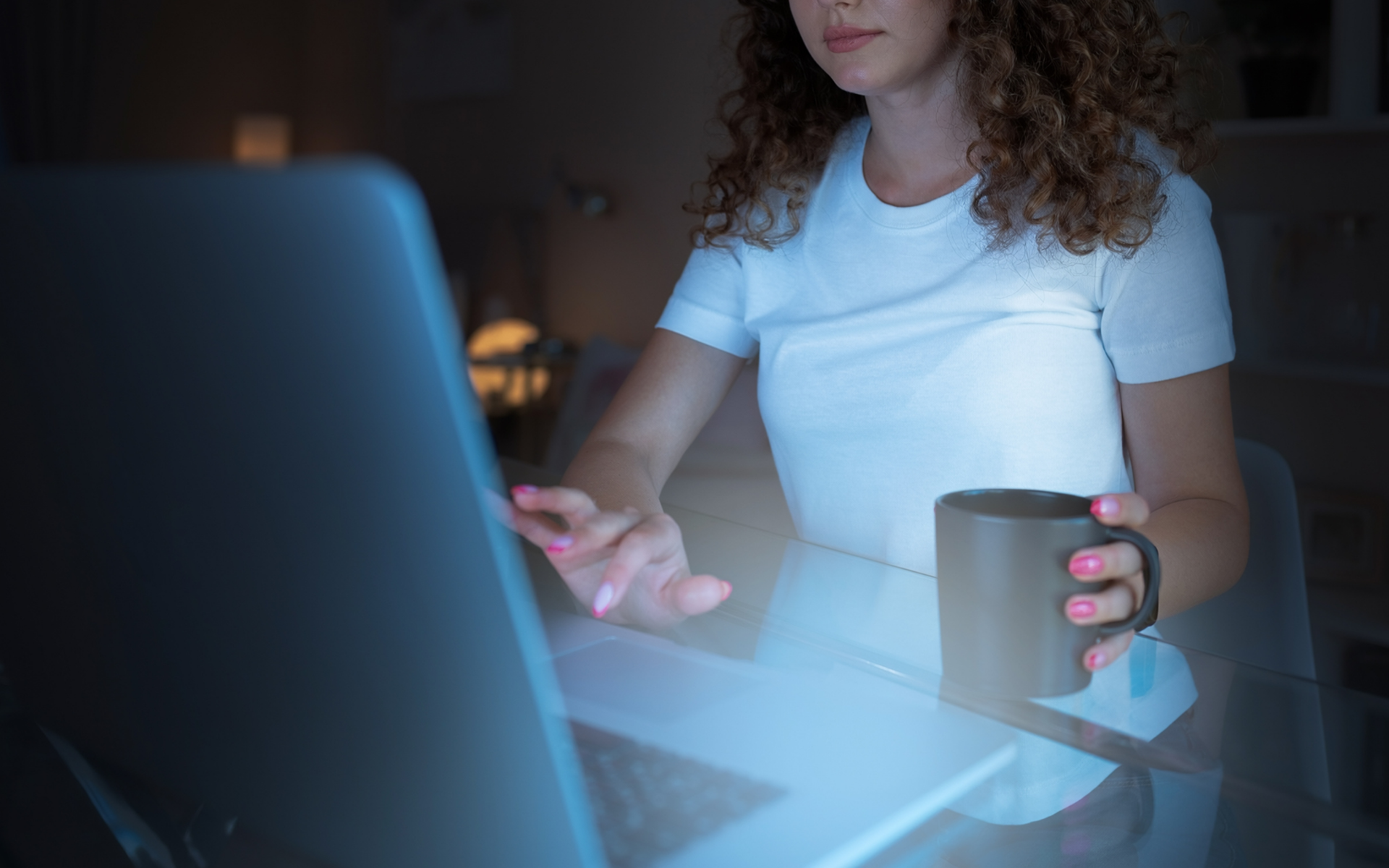 Gratuito, este software automatiza el modo oscuro de Windows mejor