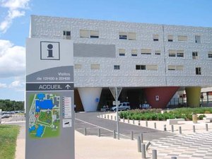 Descubre a su ex-conyuge muerto en el hospital, atado a