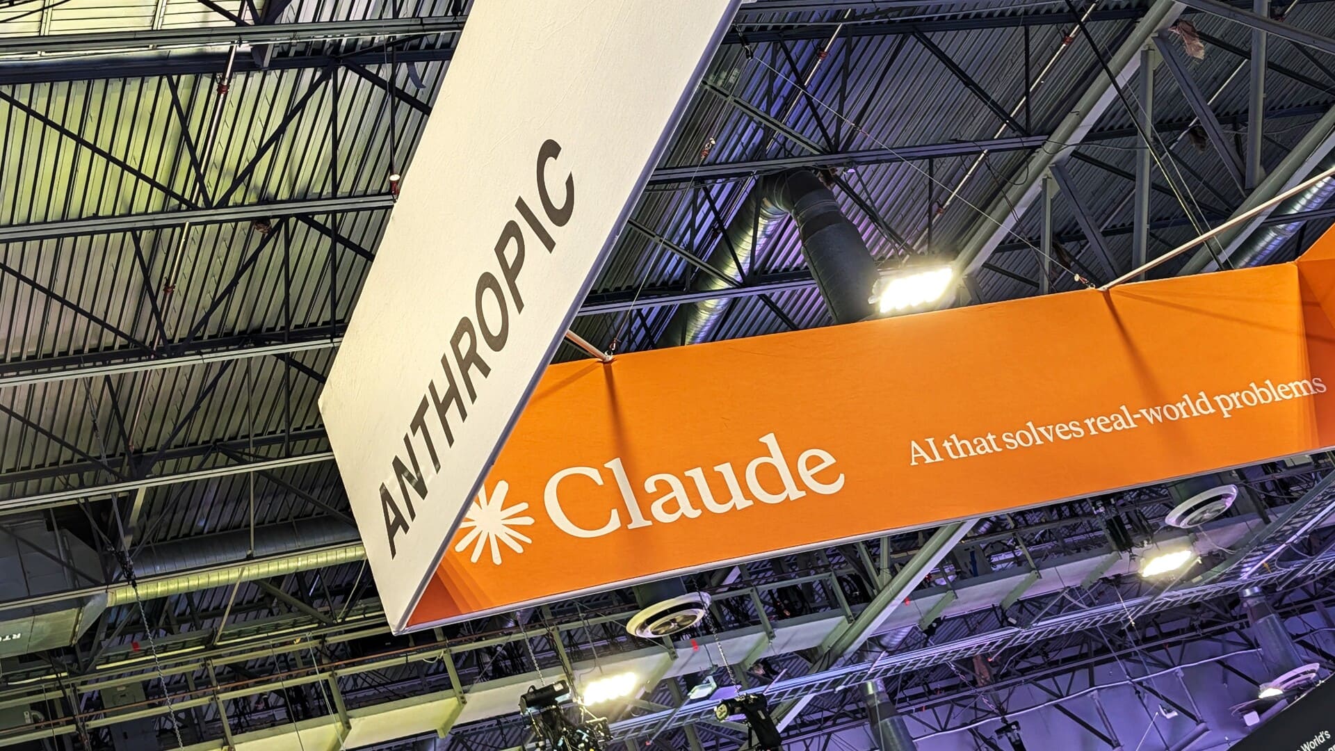 Anthropic cambia las reglas para Claude y menciona por primera
