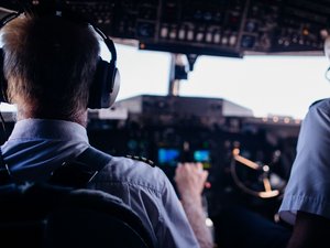 Aterriza con solo unos minutos de retraso, pero las fuerzas