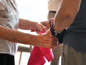 "Como si mi madre fuera una terrorista": una jubilada de