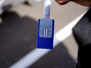"Debe ser el entorno, inhalé, no he tomado nada": conducción