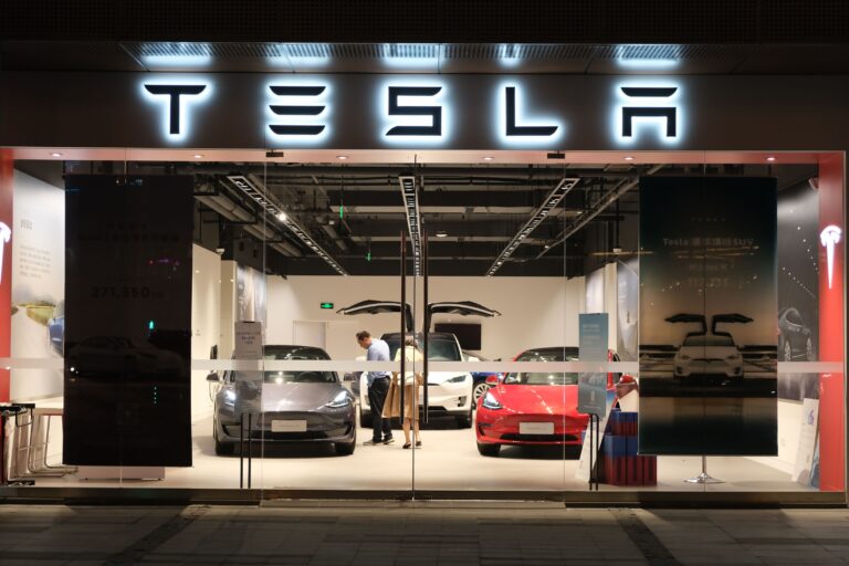 El precio de los vehículos eléctricos baja en Francia
