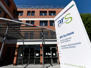 En huelga indefinida desde hace casi un mes, los ambulancieros