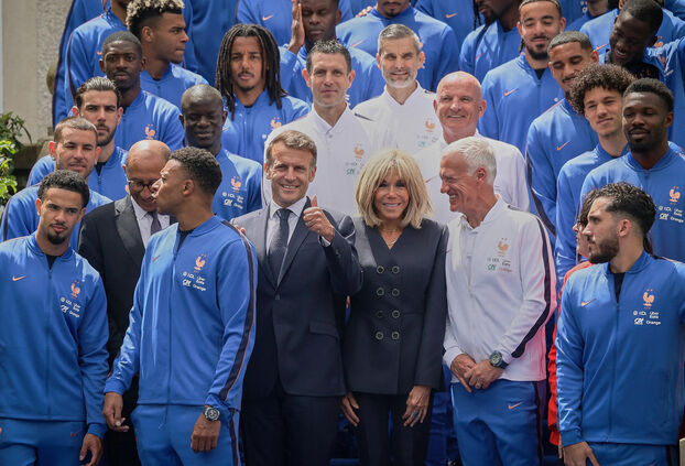 Equipo de Francia: visita presidencial y llegada de los campeones