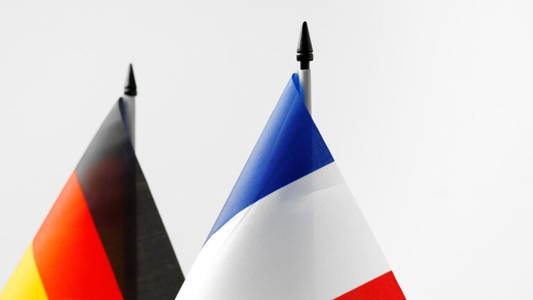 Francia se inspira en Alemania para tener su propia agencia