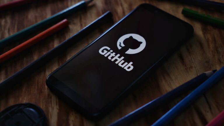 GitHub piégé: agentes de código IA ejecutan un malware a