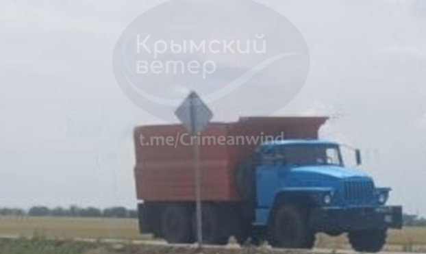 Guerra en Ucrania: Rusia camufla camiones militares como vehículos civiles