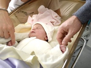Hoy en Francia, ¡hay cuatro muertes de bebés antes del