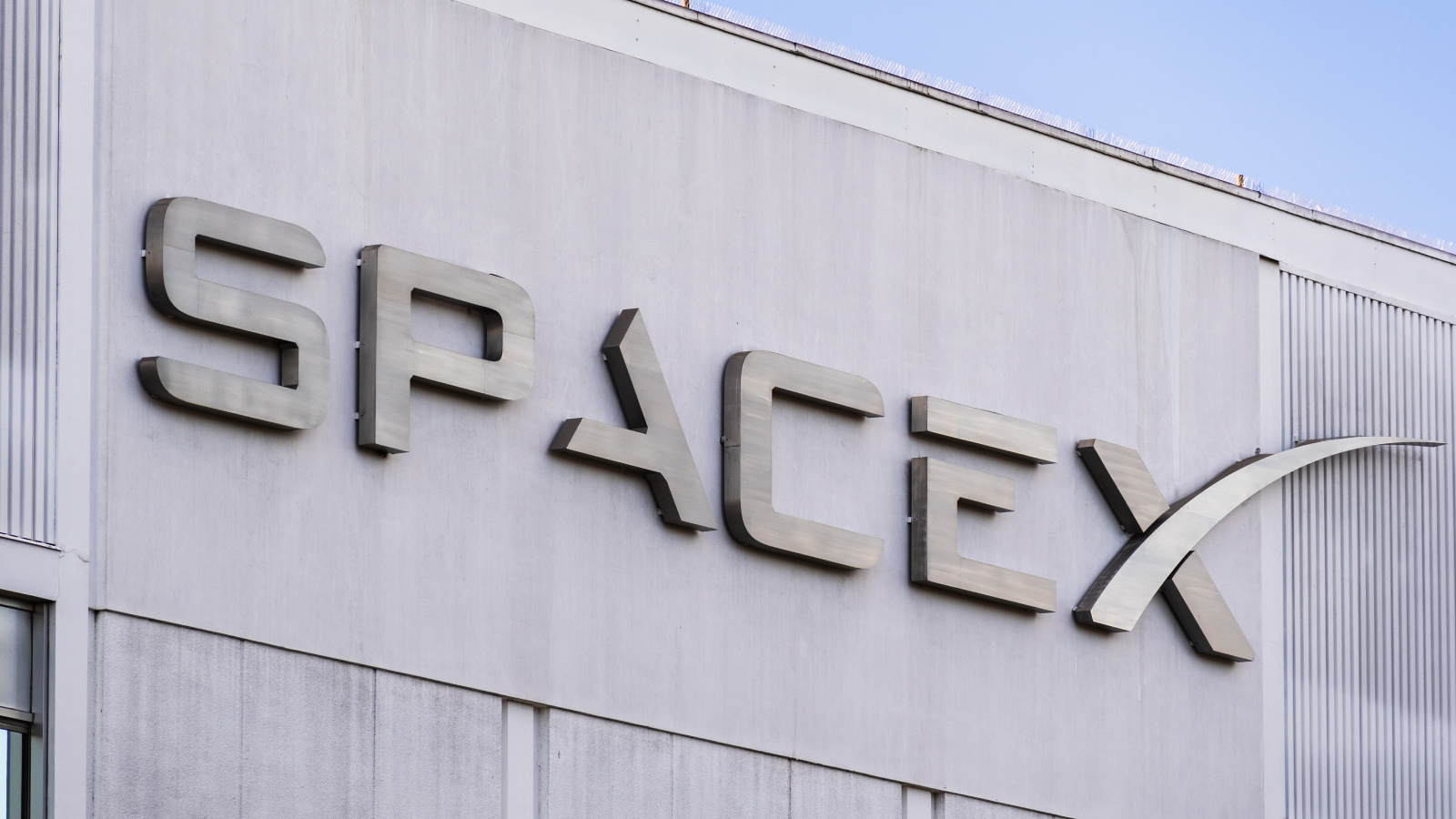 Justo antes de su introducción en Bolsa, SpaceX concluye un