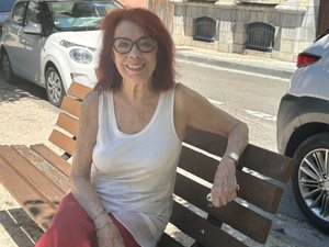 Marie-Françoise cuida su moral y recupera la serenidad