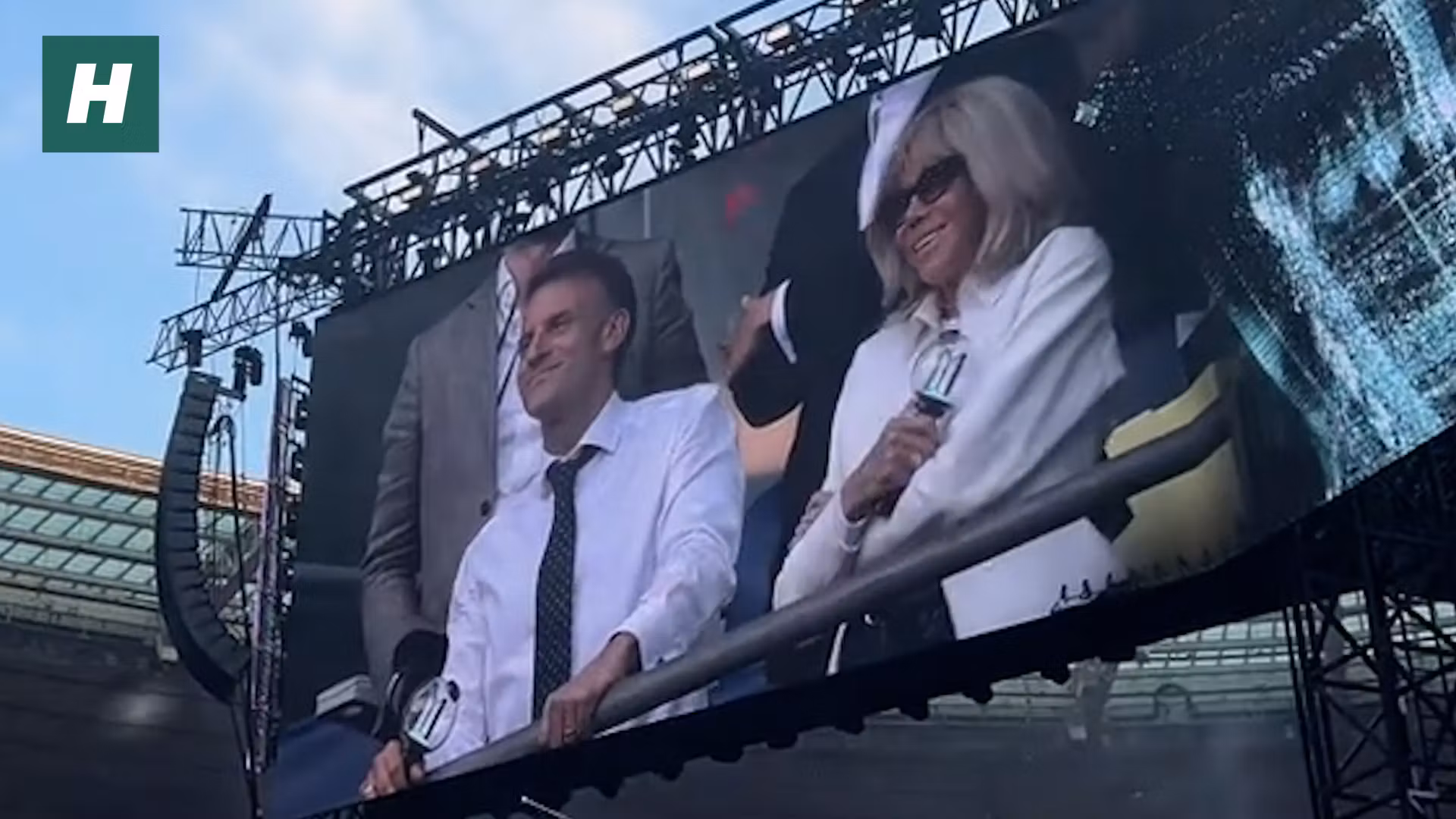 La presencia de Emmanuel y Brigitte Macron en el concierto