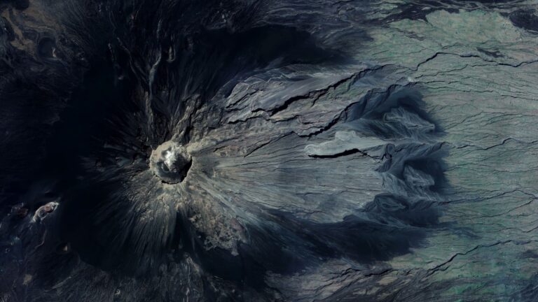 Cómo los satélites ayudan a prever las catástrofes naturales antes