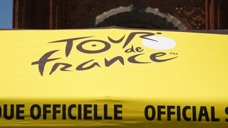 El Tour de France usurpado, con estafas recurrentes: 63 falsas